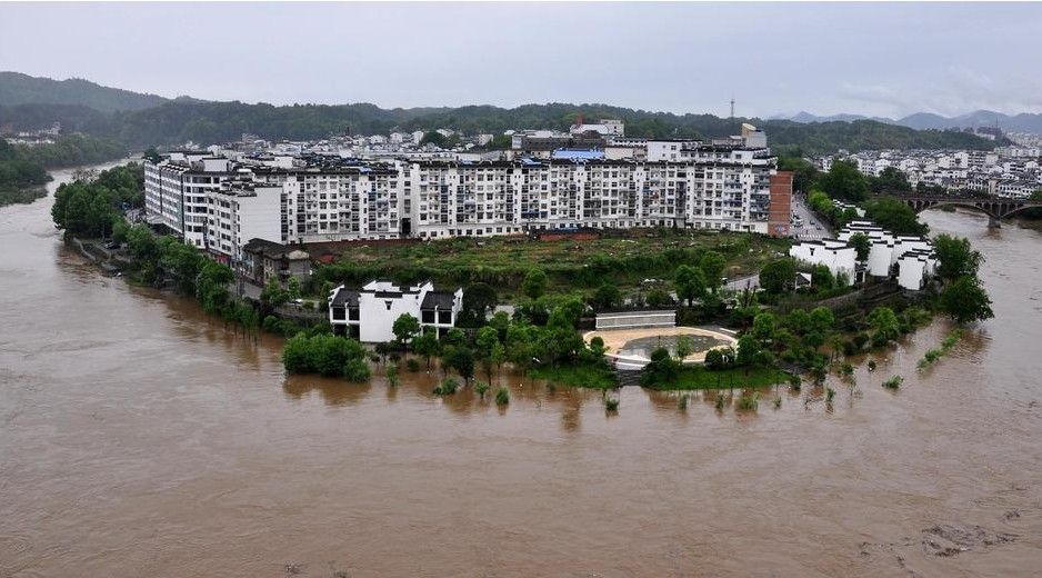 江西連續大暴雨諸多鄉鎮被淹受災